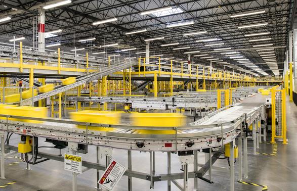 仓库现代化管理应对繁多业务，美国亚马逊用机器人处理订单提高效率