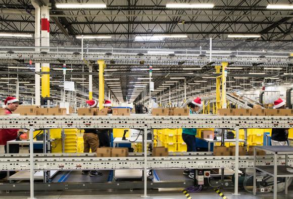 仓库现代化管理应对繁多业务，美国亚马逊用机器人处理订单提高效率