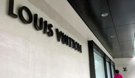 LV广州首店突然关门收缩计划早已展开，奢侈品关店潮汹涌而至