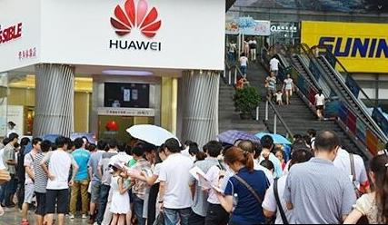 华为惊人销量的背后：产品强大渠道深入，主动服务消费者