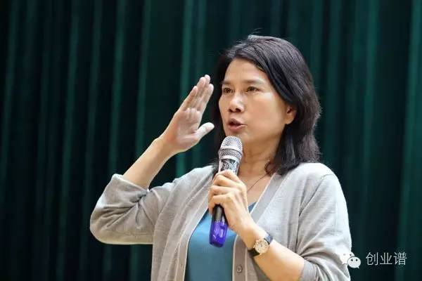 董小姐出征寸草不生，她强硬彪悍一个人完爆互联网圈所有大佬