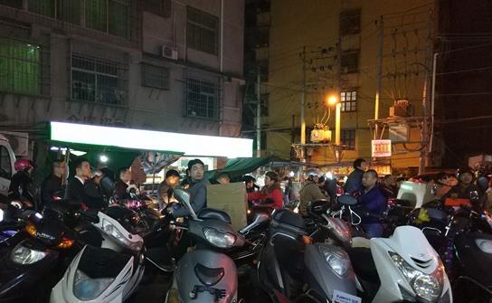 莆田鞋鬼市：发货秒变美国，白天门庭冷落夜晚卖假狂欢