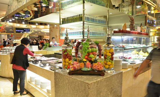 商家未提前主动告知，吃自助被限时驱逐引食客很不满