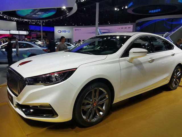 红旗车终于爆发，亲民红旗H5不输奥迪A4比帕萨特还便宜