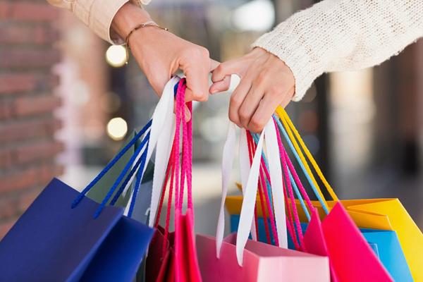 受疫情影响银泰百货和淘宝推无接触购物千名导购在家直播