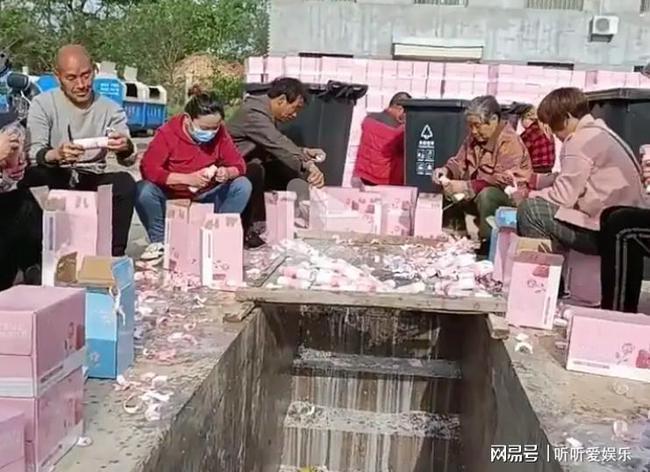 选秀综艺怪相频出，其背后倒卖产业链比粉丝倒奶更可怕