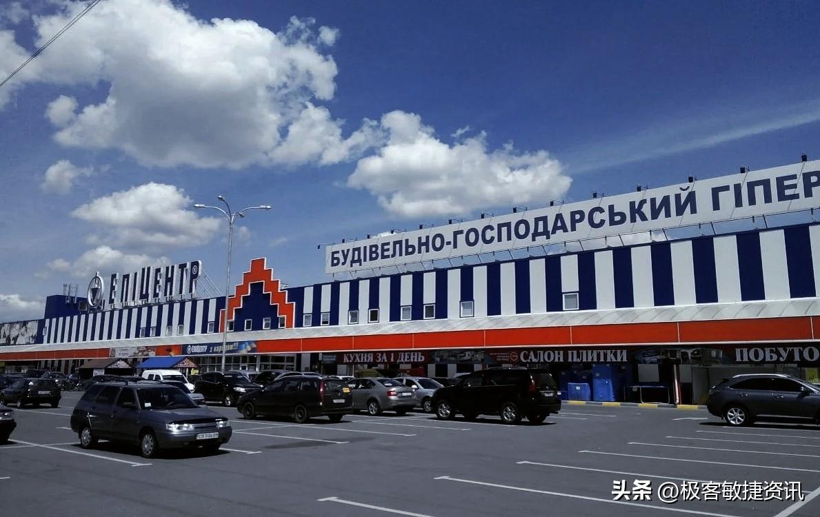 极大影响人们生活，乌克兰9大购物中心战争前后对比