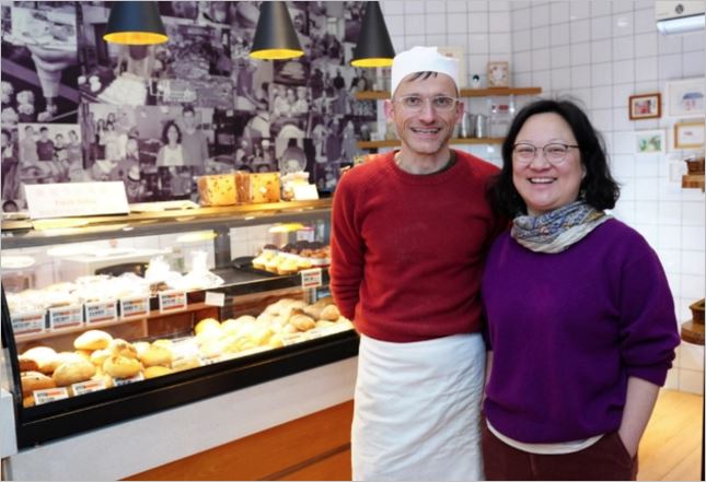 因听障人士而存在，德国店长爱心接力长沙无声面包店