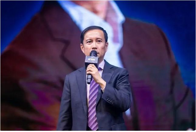 各业务集团分别成立董事会，杭州阿里减资至1亿全面实行控股公司管理