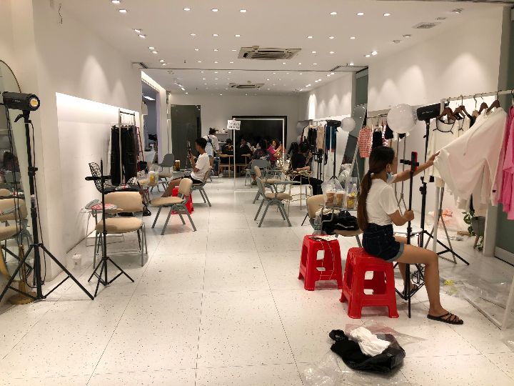 服饰批发市场正式和直播决裂，杭州四季青服装市场全面禁止商家店内直播销售 ...