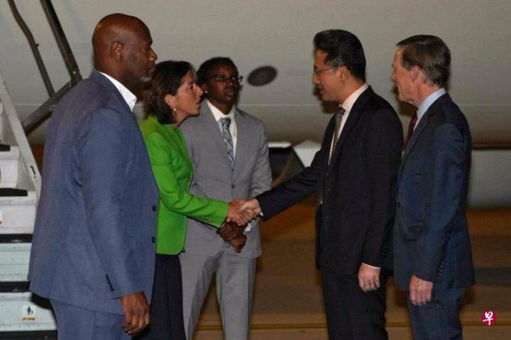 美国商务部部长雷蒙多飞抵北京，冀会谈促进中美贸易和旅游业