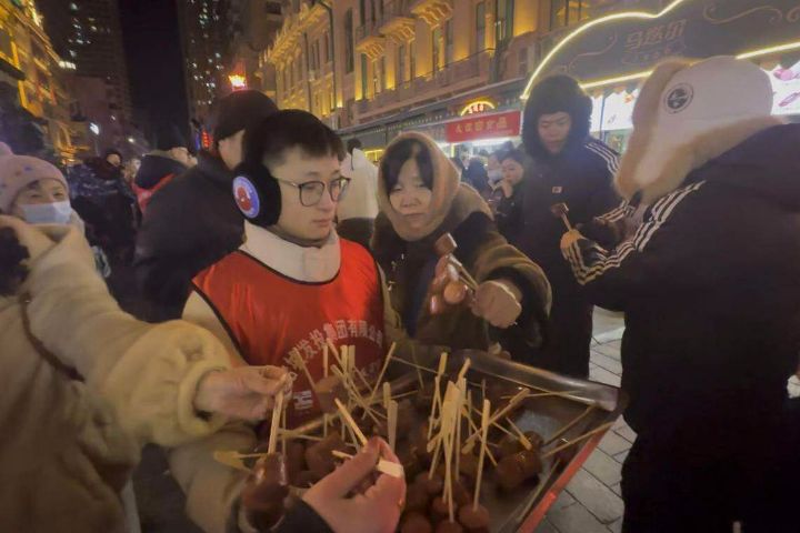 冰火两重天哈尔滨花式“宠客”旅游爆红，冰城不单靠网红效应对市场经济规律把握更敏锐 ...