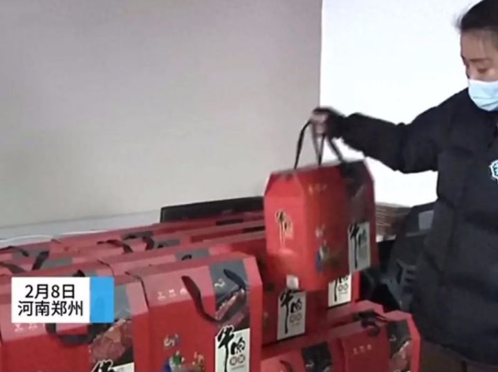 猪肉伪装牛肉河南厂家造假太大胆牛肉礼盒包装上赫然写着“100%牛肉”检测牛肉含量为0 ...