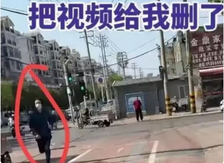 连云港通报狂飙兄弟海鲜商贩鬼秤事件：涉事商户被清，抢手机市场管理方工作人员被辞退 ... ... ...