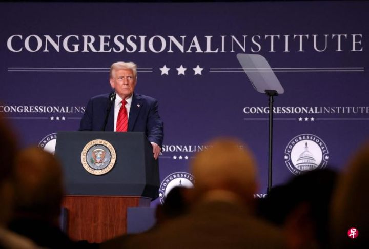 特朗普称深度求索是美国企业警钟，这一消息激起投资者恐慌情绪导致美国人工智能巨头英伟达股价暴跌 ...