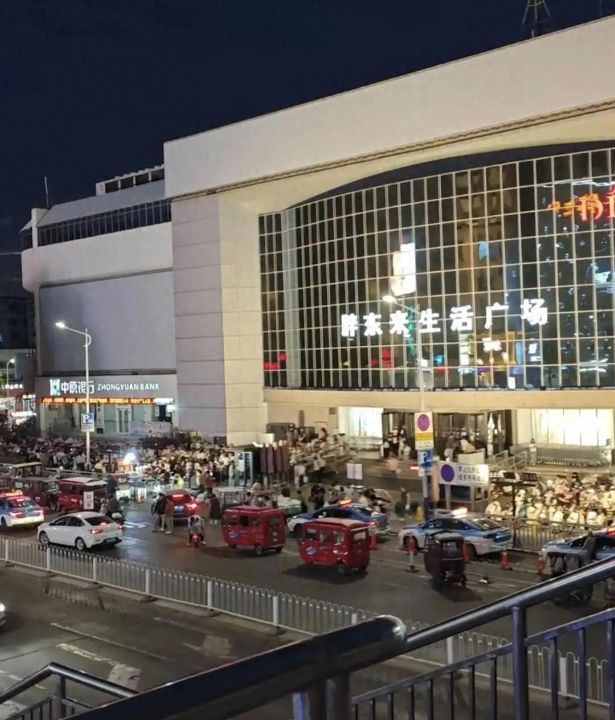 胖东来多家门店将关闭，于东来直播时解释原因：这些店经营都很好但老店小店品质跟不上 ...