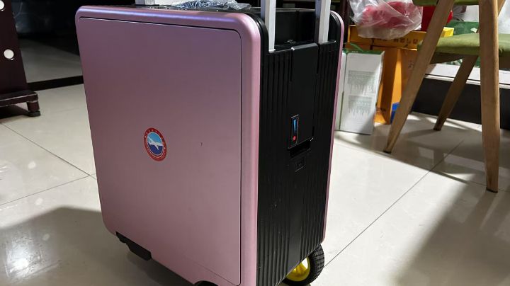 禁止携带不合规充电宝乘坐境内航班，民航局不给缓冲期充电宝大批被扣机场旅客措手不及