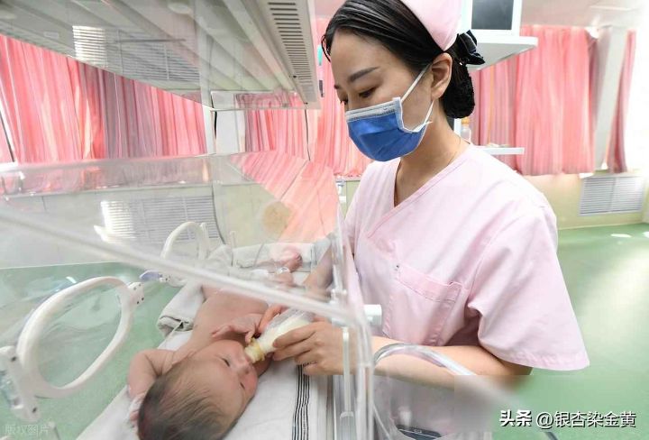 国补究竟进了谁的口袋？国家生育补贴还没到手奶粉尿不湿集体涨价，家长们继续精打细算 ...