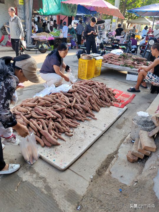 小生意，大学问：西安卖红薯小摊位，很多人只要品尝了大多不好意思或多或少都会买几斤