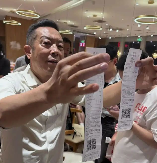 罗永浩喷西贝又贵又是预制菜老板知道后要告他，西贝杠上罗永浩贾国龙这一步棋是走错了 ... ...