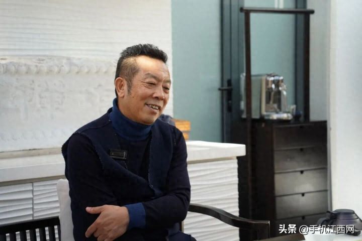 “西贝风波”100天后，贾国龙首次发声：靠吃安眠药入睡，向顾客认错深刻反思不应该和顾客硬刚 ...