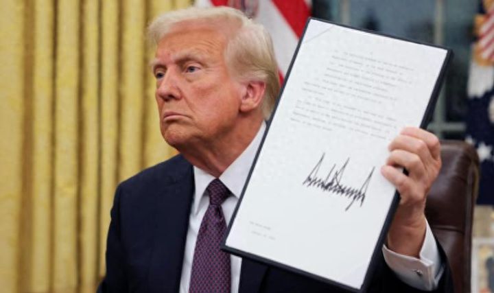 美官员：特朗普认为中国会最早投降，误判开局连锁崩塌当中方反击时惊慌的美国已经输了 ...