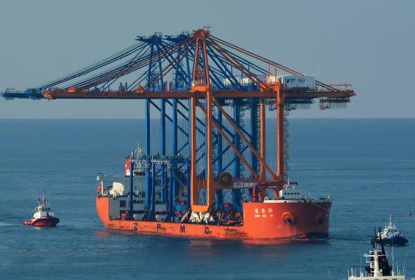 美国疑神疑鬼捕风捉影突击检查中国起重机，特朗普豪赌的每一次结账都是在为政治秀买单 ...