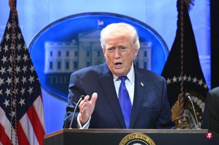 称最高法院裁决确认他有权以更强大更冒犯方式征收关税，美国总统特朗普警告恐吓各国“别玩把戏”背弃美国贸 ...